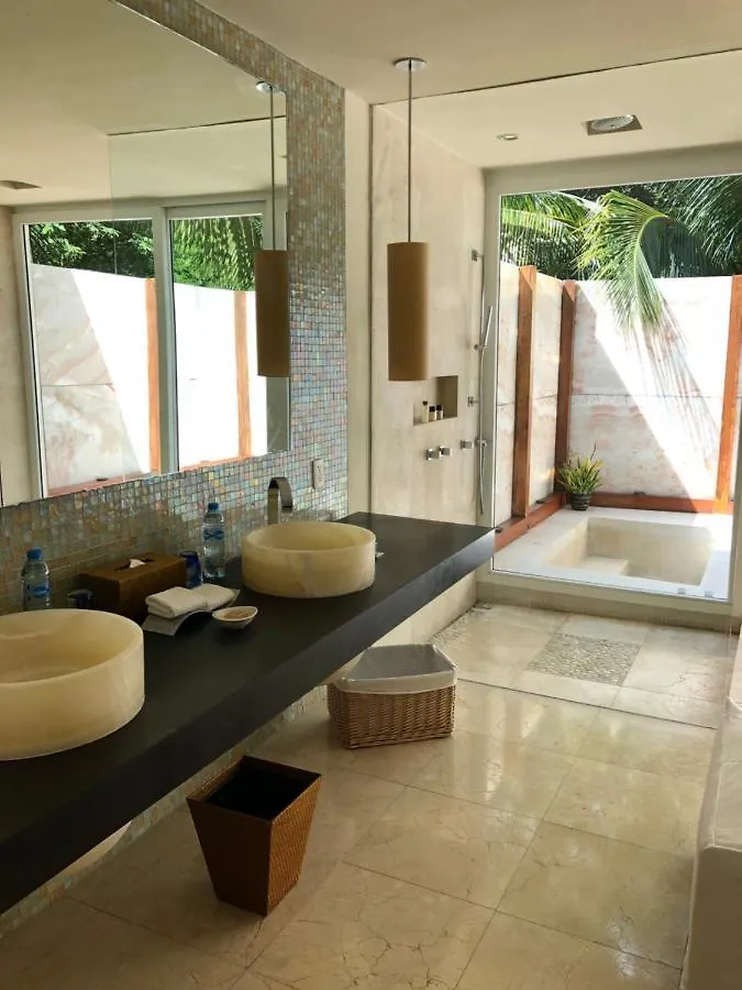 Movich Club At Blue Diamond Luxury Boutique Hotel Lafitte